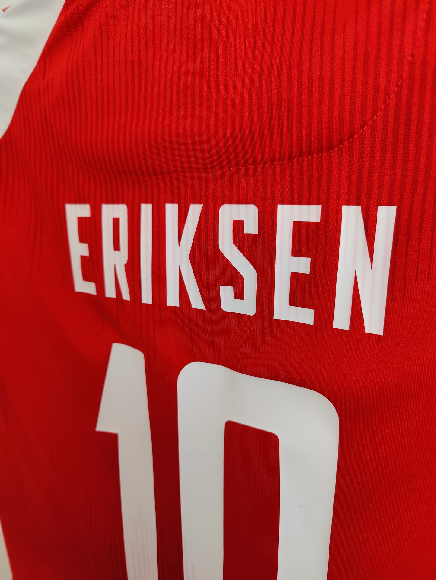 Christian Eriksen Danmark Hjemmebanetrøje – Str. L (Euro 2020, fitter M)