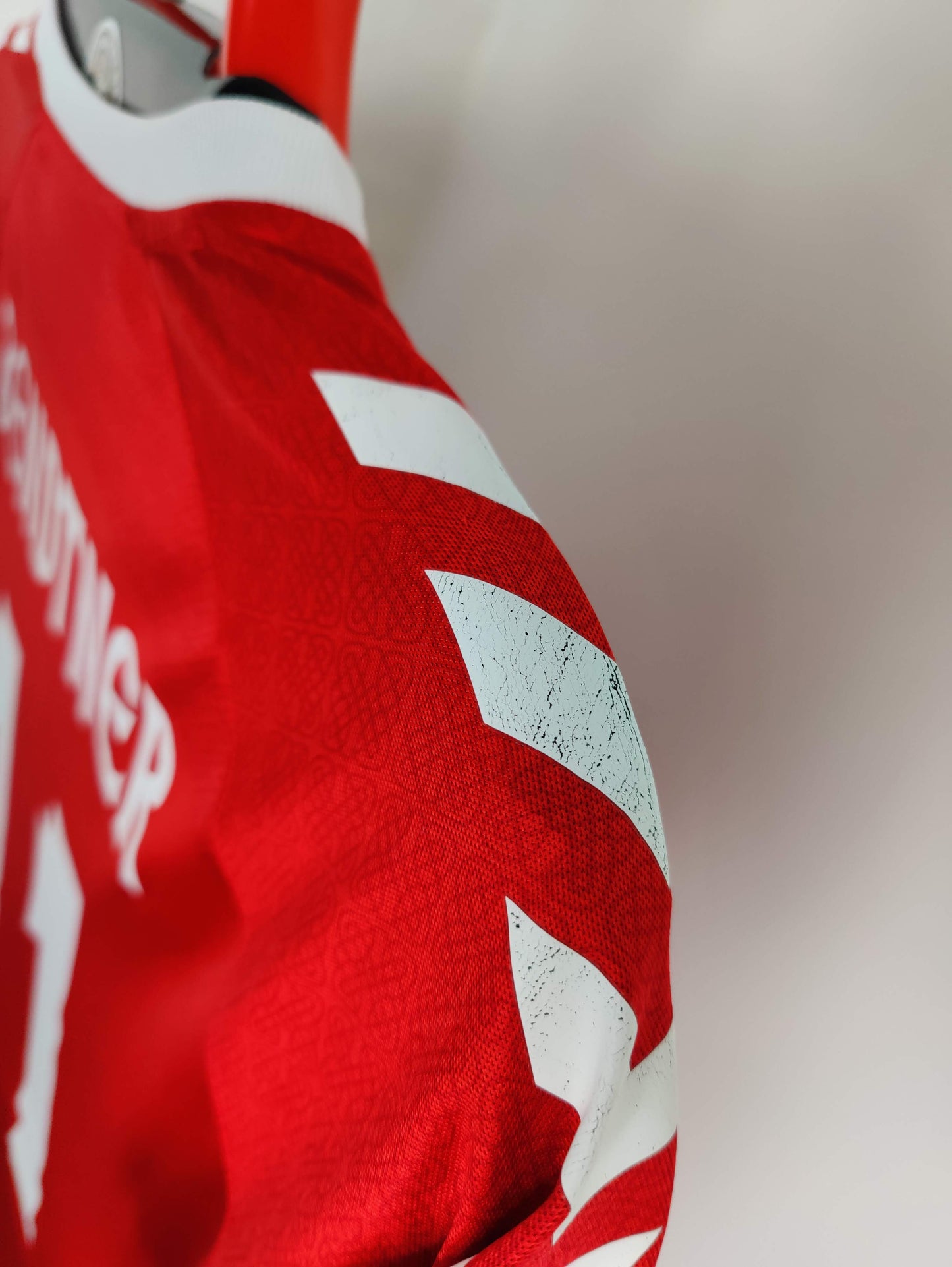 Bendtner Danmark Holger Danske Trøje – Str. M (Fitter S)