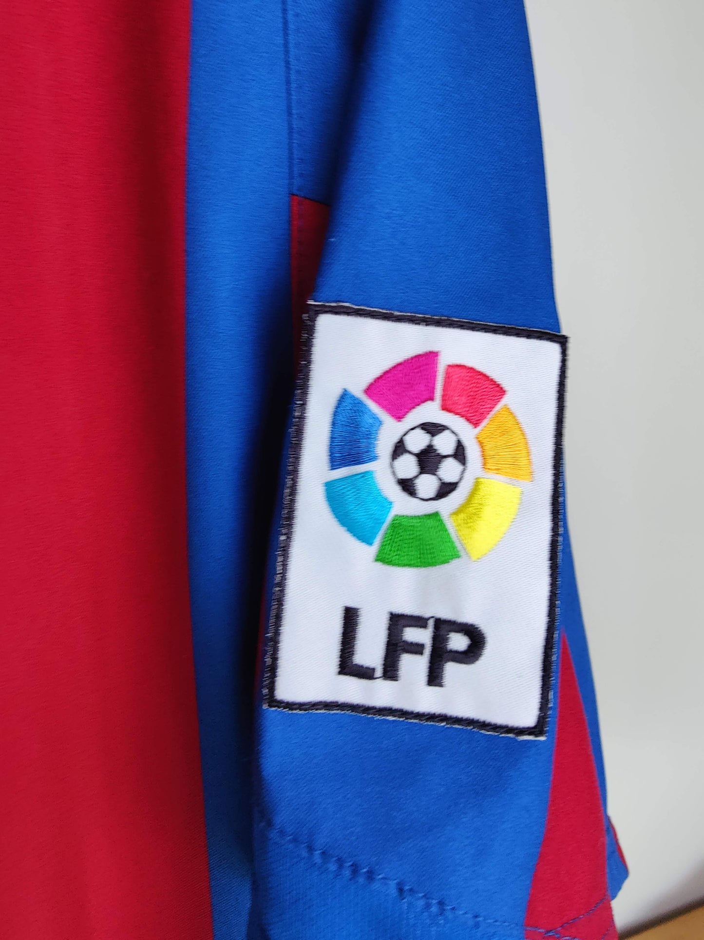 Ronaldinho FC Barcelona Hjemmebanetrøje – Str. L (2005/06)