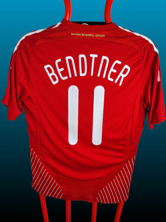 Nicklas Bendtner Danmark Hjemmebanetrøje – Str. L (2008-10) Player Version