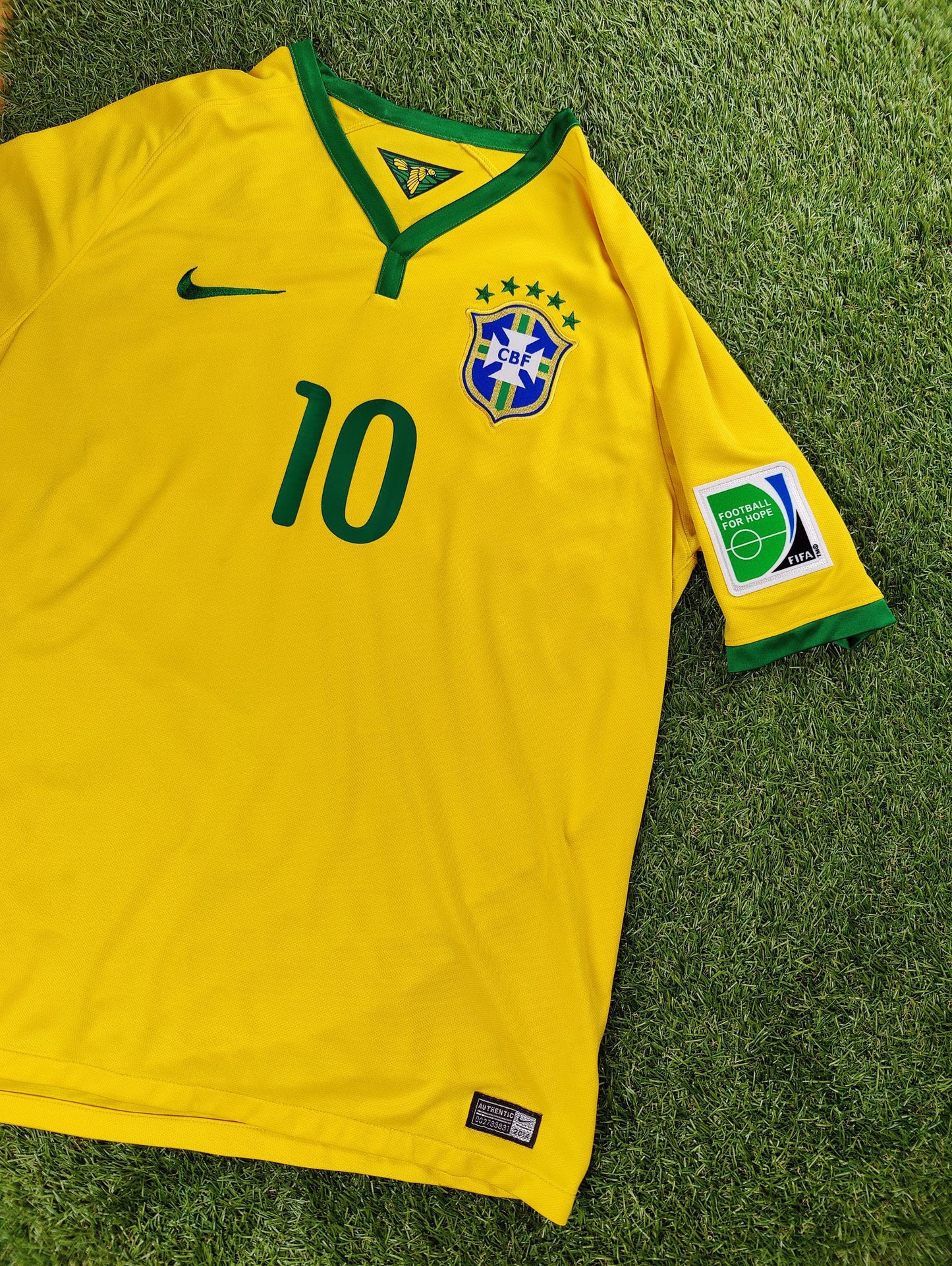Neymar Jr. Str. L Brasilien Hjemmebanetrøje (VM 2014)