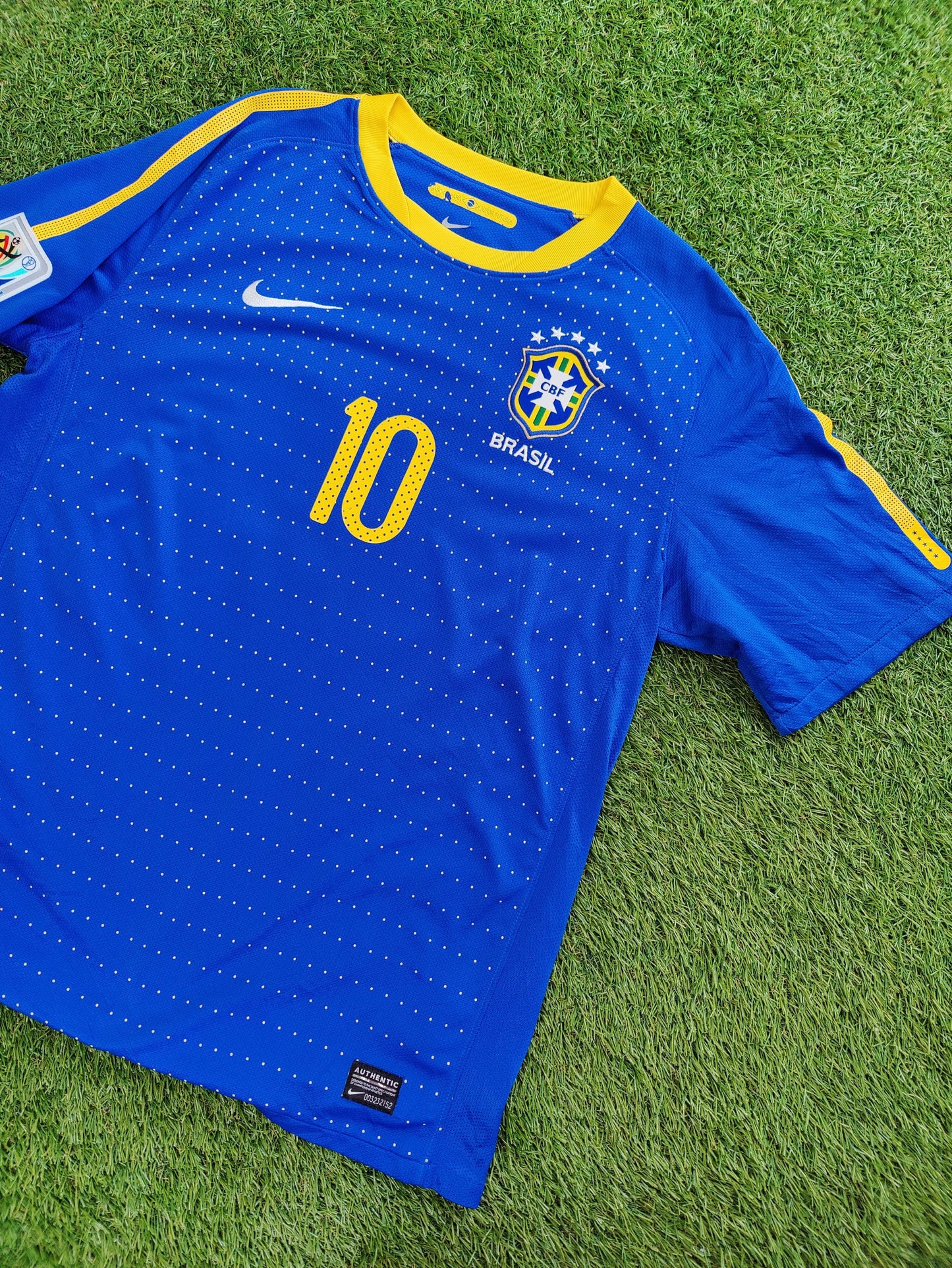 Kaká Str. L Brasilien Udebanetrøje (VM 2010)