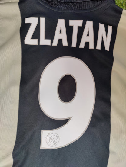 Zlatan Ibrahimović Str. XL Ajax Udebanetrøje – (2001/02)