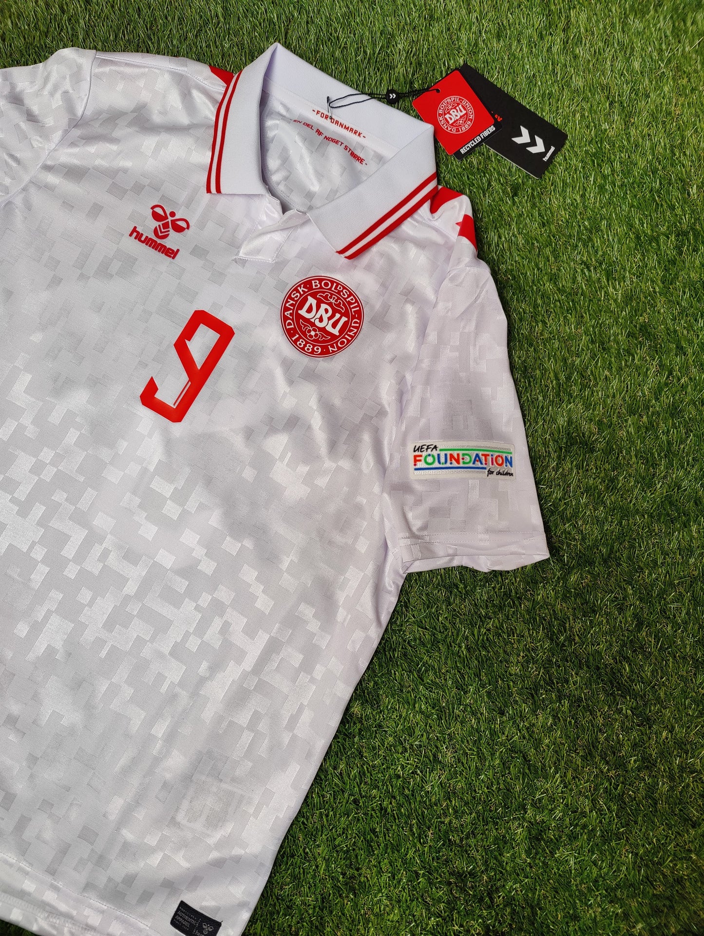 Rasmus Højlund Str. L Danmark Udebanetrøje – (Euro 2024)