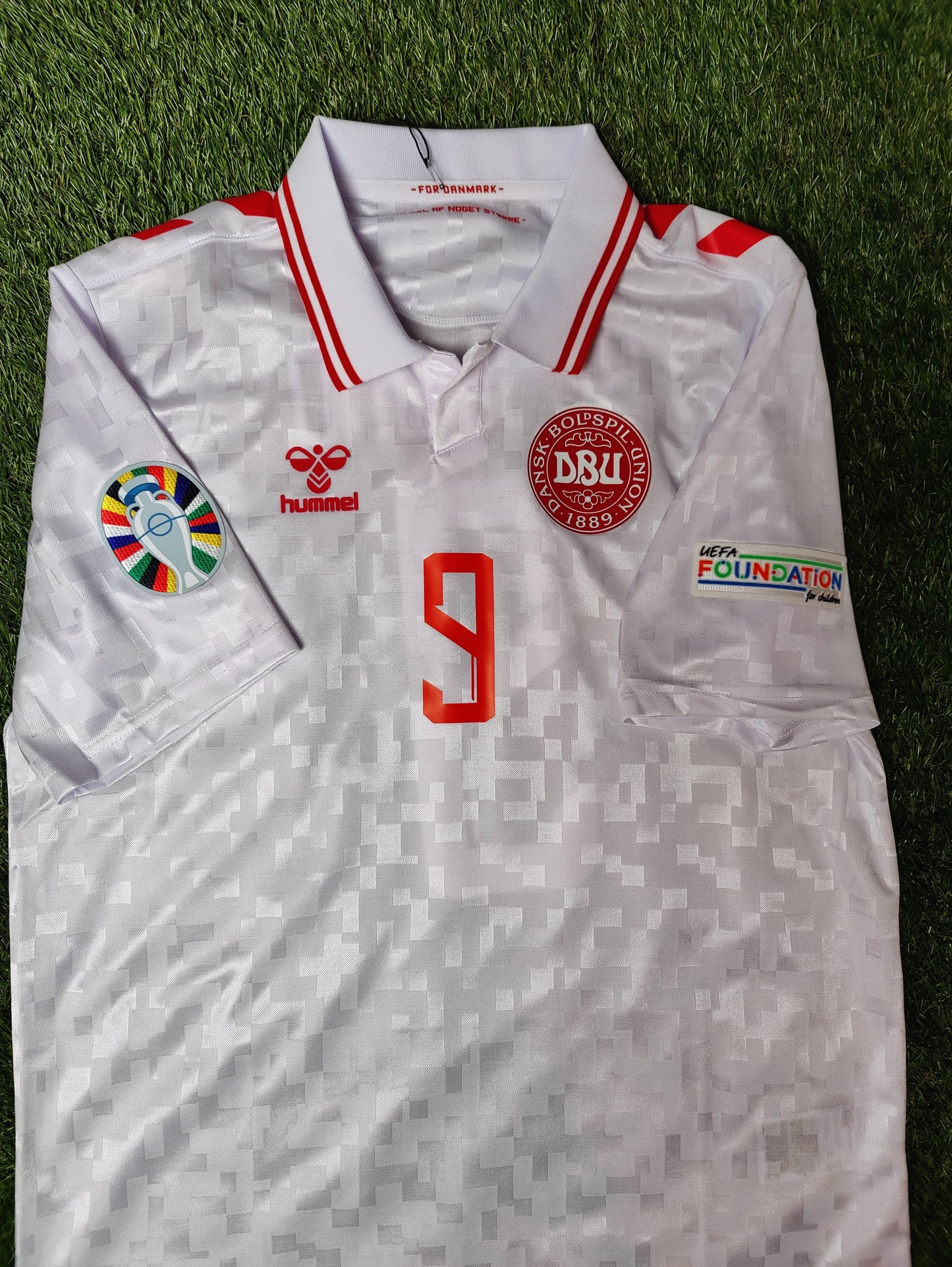 Rasmus Højlund Str. L Danmark Udebanetrøje – (Euro 2024)