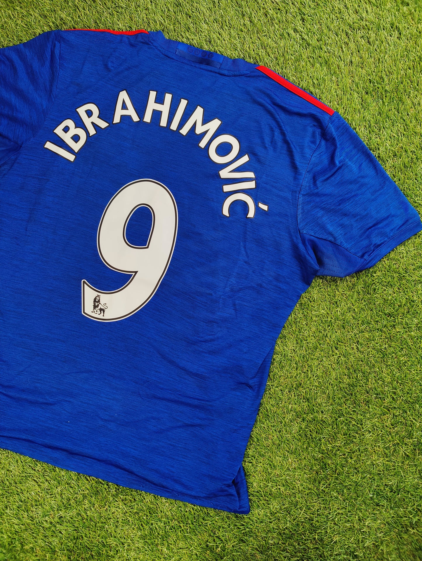 Zlatan Ibrahimović Str. L Manchester United Udebanetrøje – (2016/17)