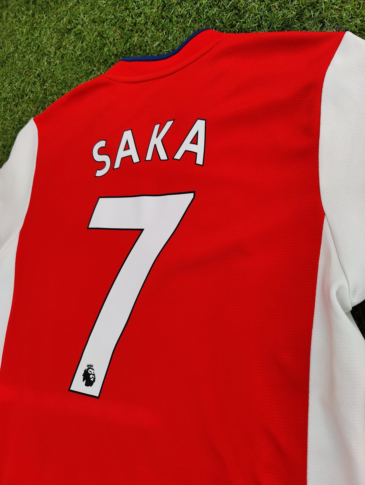 Bukayo Saka Str. M Arsenal Hjemmebanetrøje (2021/22)