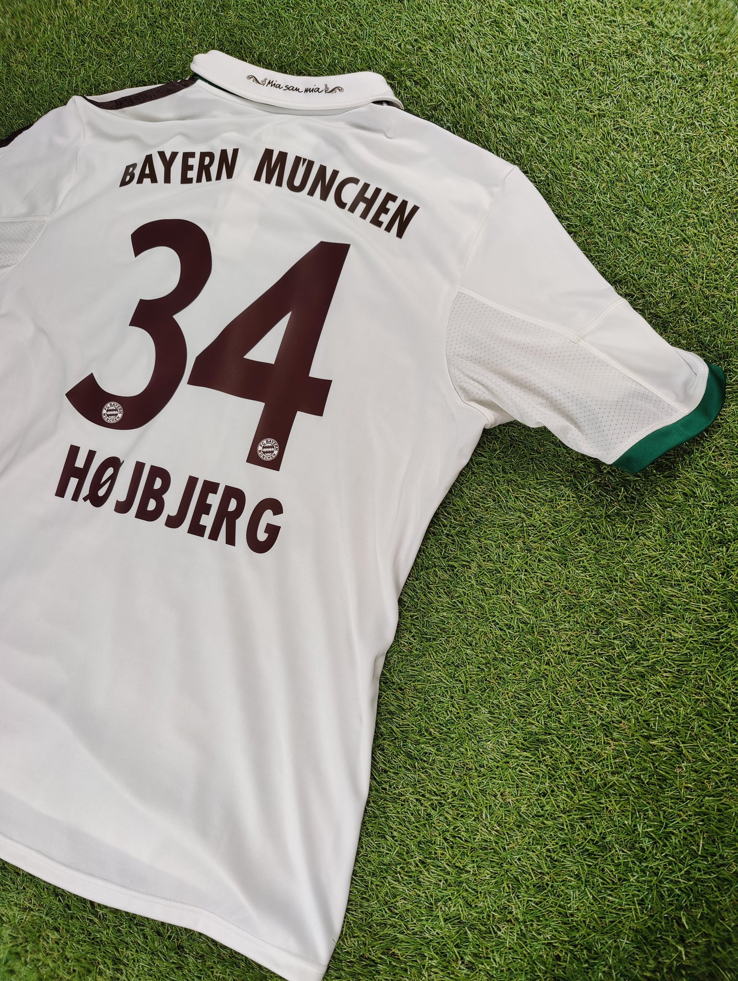 Pierre-Emile Højbjerg Str. XL Bayern München Udebanetrøje (2013/14)