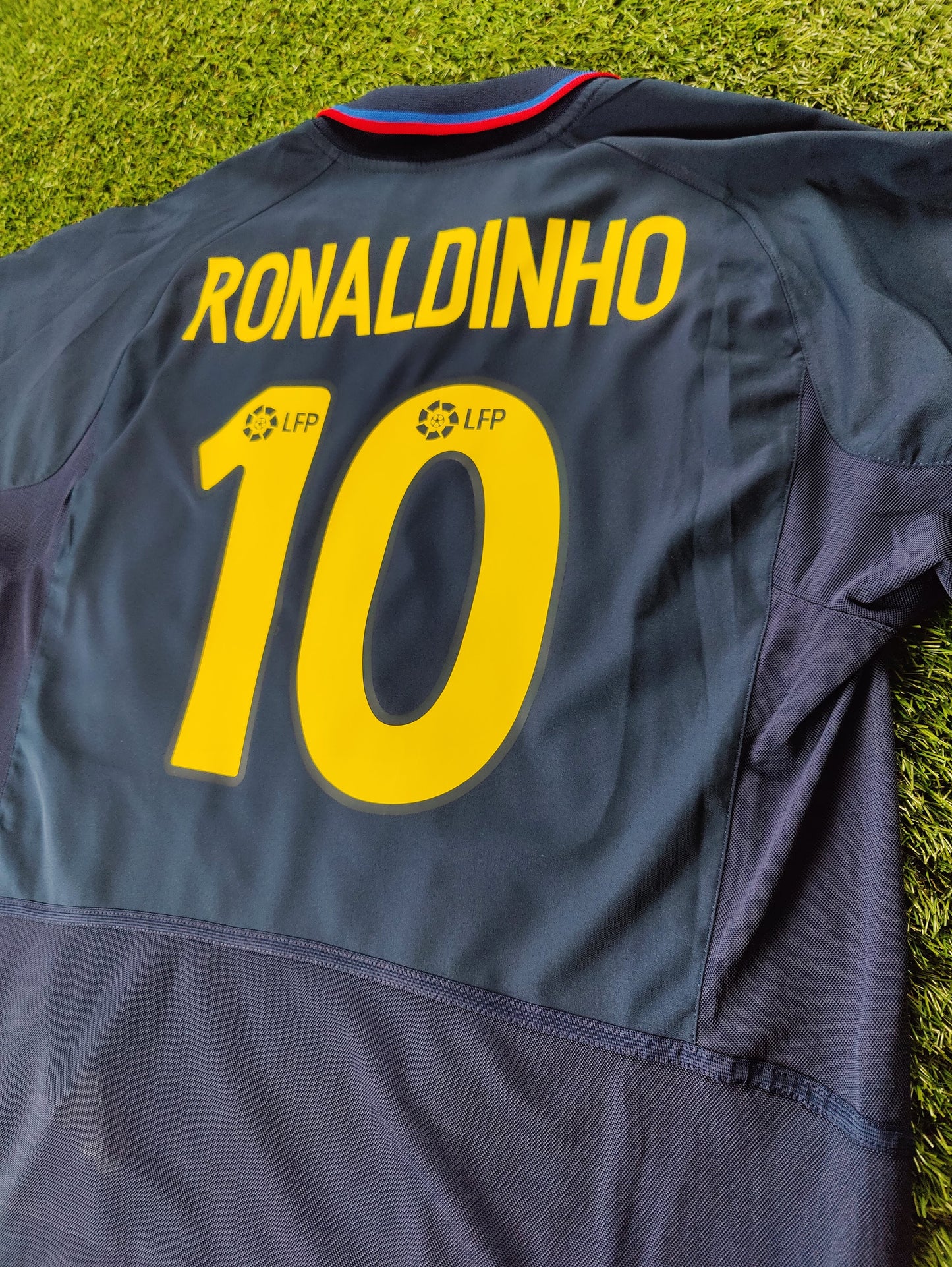 Ronaldinho Str. L Barcelona 3. trøje (2003/04)