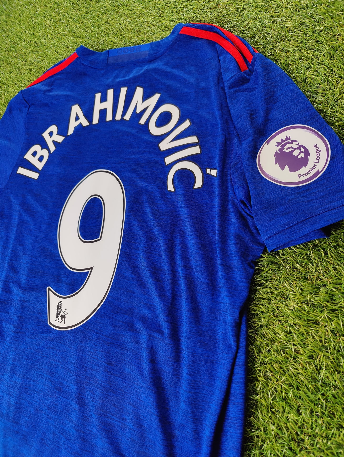 Zlatan Ibrahimović Str. L Manchester United Udebanetrøje (2016/17)