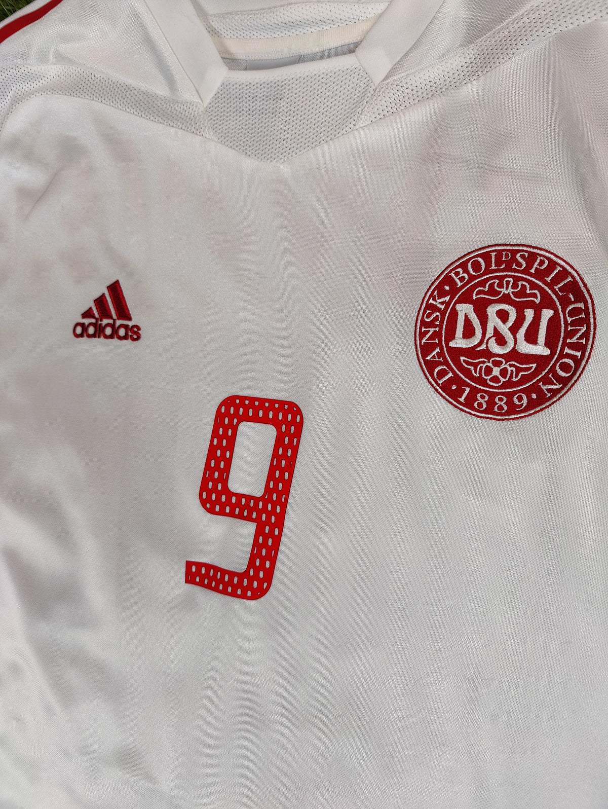 Jon Dahl Tomasson Str. XL Danmark Udebanetrøje (2004-2006)